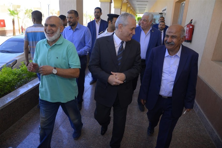 محافظ الأقصر وقيادات مجلس الإدارة يحتفلون بعيد الميلاد الثالث لمستشفي شفاء الأورمان لعلاج السرطان بالصعيد