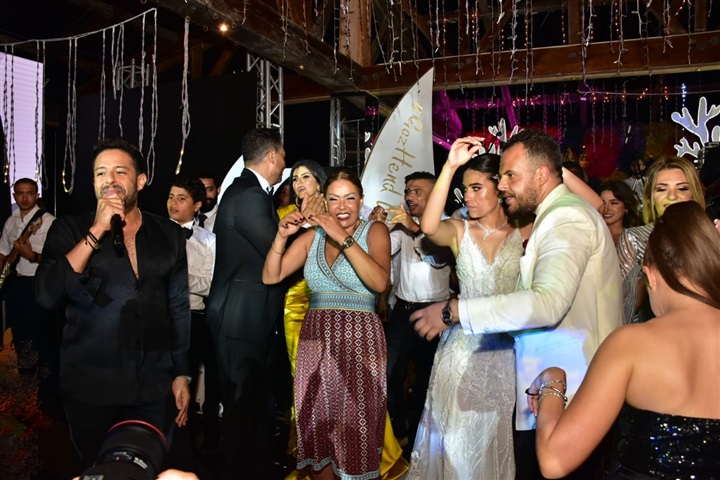 بالصور.. حماقي يشعل زفاف نجل ماجد المصري بالصور.. حماقي يشعل زفاف نجل ماجد المصري
