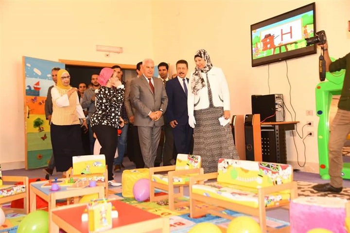 محافظ مطروح يفتتح أكاديمية الطفل بمكتبة مصر العامة وتوزيع جوائز المؤتمر علي الفائزين