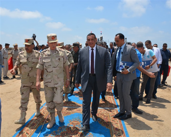محافظ البحيرة ومدير عام مشروعات الخدمة الوطنية يفتتحوا المرحلة الأولى لوحدات إستخلاص المعادن الإقتصادية من الرمال السوداء برشيد محافظ البحيرة ومدير عام مشروعات الخدمة الوطنية يفتتحوا المرحلة الأولى لوحدات إستخلاص المعادن الإقتصادية من الرمال السوداء برشيد