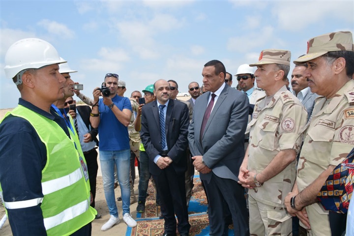 محافظ البحيرة ومدير عام مشروعات الخدمة الوطنية يفتتحوا المرحلة الأولى لوحدات إستخلاص المعادن الإقتصادية من الرمال السوداء برشيد محافظ البحيرة ومدير عام مشروعات الخدمة الوطنية يفتتحوا المرحلة الأولى لوحدات إستخلاص المعادن الإقتصادية من الرمال السوداء برشيد