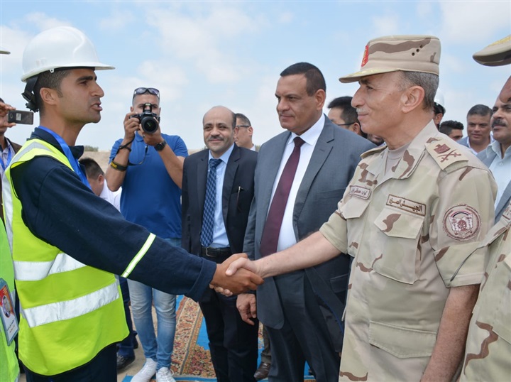 محافظ البحيرة ومدير عام مشروعات الخدمة الوطنية يفتتحوا المرحلة الأولى لوحدات إستخلاص المعادن الإقتصادية من الرمال السوداء برشيد محافظ البحيرة ومدير عام مشروعات الخدمة الوطنية يفتتحوا المرحلة الأولى لوحدات إستخلاص المعادن الإقتصادية من الرمال السوداء برشيد