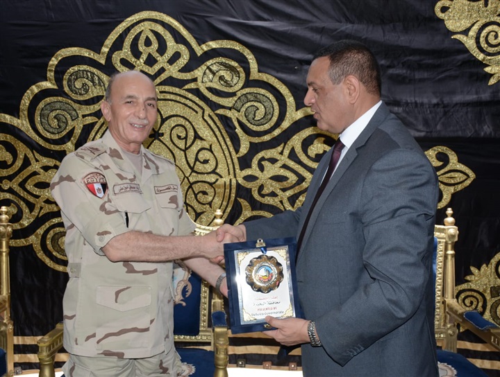محافظ البحيرة ومدير عام مشروعات الخدمة الوطنية يفتتحوا المرحلة الأولى لوحدات إستخلاص المعادن الإقتصادية من الرمال السوداء برشيد محافظ البحيرة ومدير عام مشروعات الخدمة الوطنية يفتتحوا المرحلة الأولى لوحدات إستخلاص المعادن الإقتصادية من الرمال السوداء برشيد