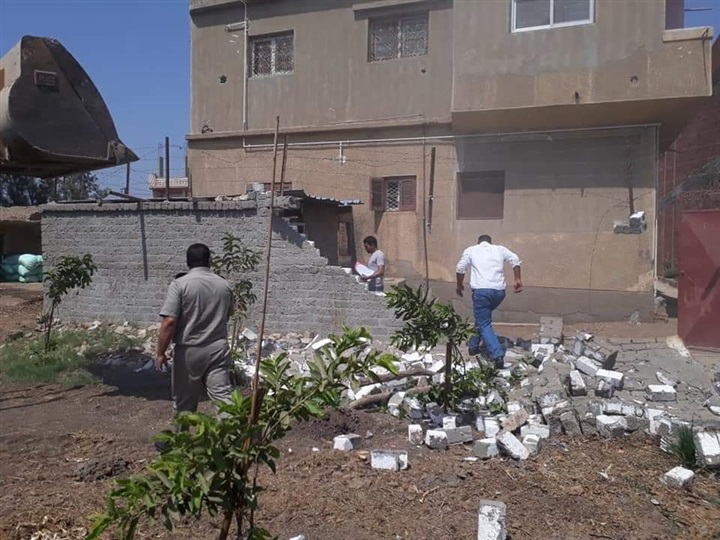 محافظ البحيرة: إزالة 36 حالة تعدى على الأراضى الزراعية وإزالة أسوار وفك شدات خشبية على مساحه 3890 متر بالإضافة لرفع 320 حالة إشغال بنطاق المحافظة