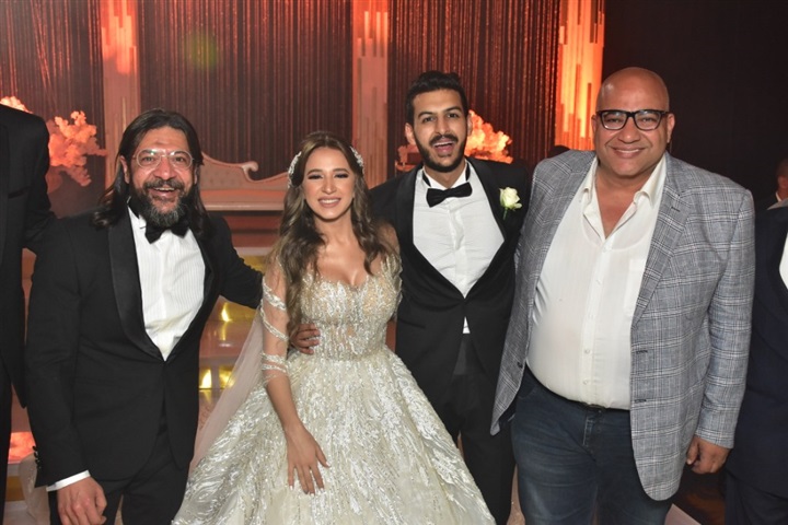 بالصور .. رقصات نجوم الفن مع بوسي ودياب في زفاف علي وهبة وحبيبة العجمي 