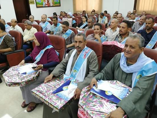 مياه أسيوط تكرم 42 موظف مثالى من أبناءها