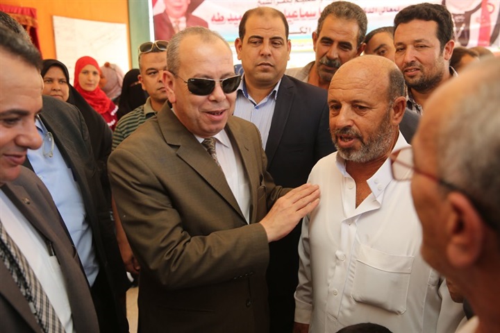 بالصور.. محافظ كفر الشيخ: إدراج مشروع الصرف الصحي لقرية العاقولة قريبًا 