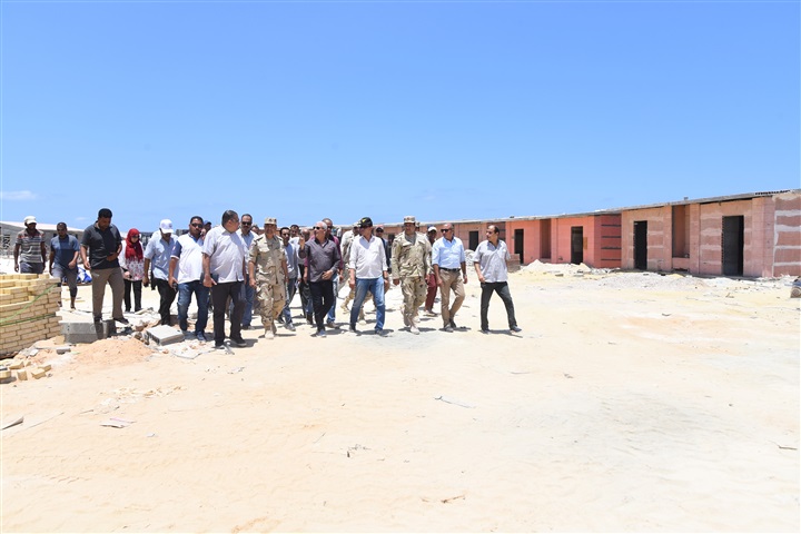 محافظ مطروح يتفقد شاطئ الغرام وتكثيف إنهاء الأعمال قبل نهاية يوليه الجارى