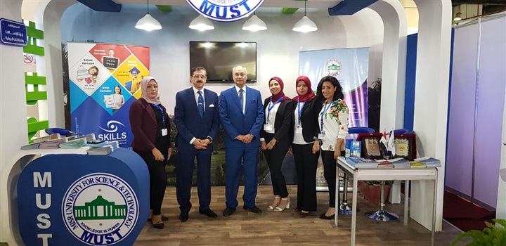 بالصور.. جامعة مصر للعلوم و التكنولوجيا تشارك في المعرض السنوي لمؤسسة أخبار اليوم