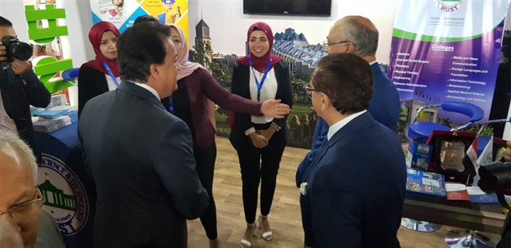 بالصور.. جامعة مصر للعلوم و التكنولوجيا تشارك في المعرض السنوي لمؤسسة أخبار اليوم