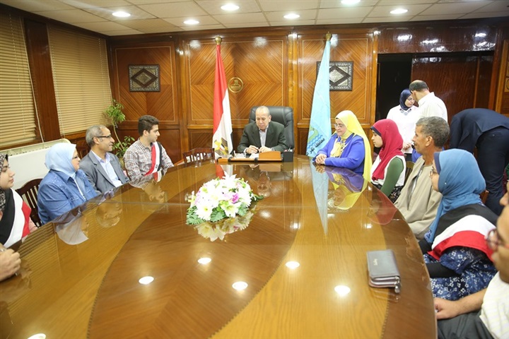 بالصور.. محافظ كفر الشيخ يكرم أوائل الثانوية العامة