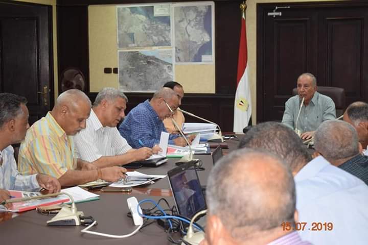 محافظ البحر الأحمر يناقش الاستعدادات النهائية للمشاركة بمسابقة التميز الحكومى محافظ البحر الأحمر يناقش الاستعدادات النهائية للمشاركة بمسابقة التميز الحكومى