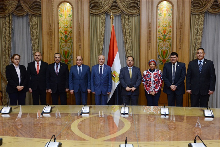 «الإنتاج الحربي» و«المالية» تتعاونان لميكنة «الضرائب العقارية» «الإنتاج الحربي» و«المالية» تتعاونان لميكنة «الضرائب العقارية»
