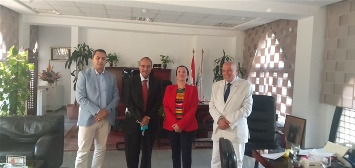 الزناتي يلتقي وزيرة البيئة لبحث تنظيم برامج توعية وتدريب للمعلمين والطلاب