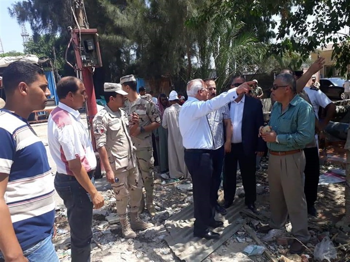 محافظ بورسعيد يتفقد أعمال التطهير في الترعة الحلوة في نطاق المحافظة والاسماعيلية