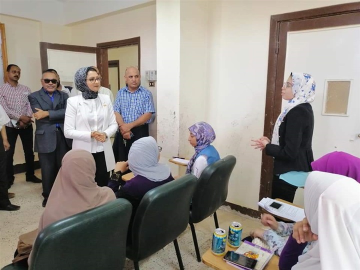 نائب محافظ الوادى الجديد: تتفقد البرنامج التدريبي لتأهيل طلاب المنح الدراسية لإختبارات القبول