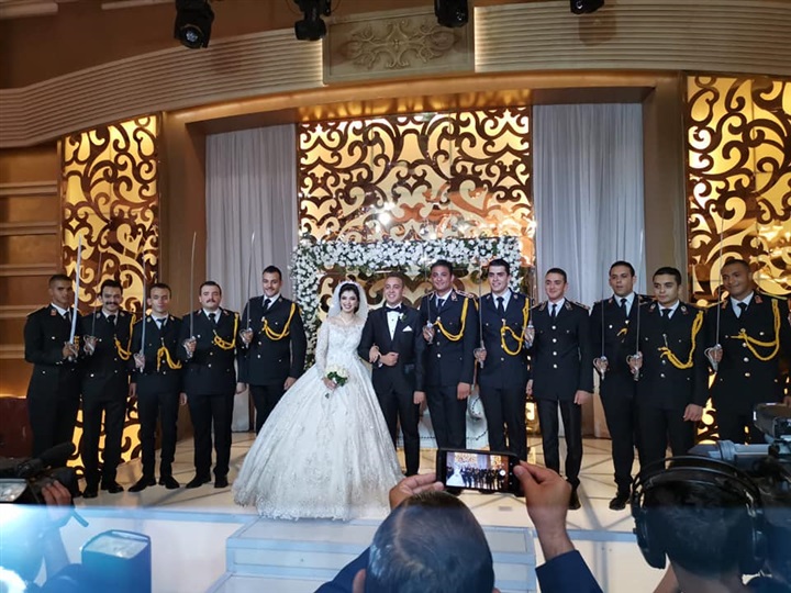 بالفيديو والصور.. مدير المباحث الجنائية بكفر الشيخ يحتفل بزفاف نجله بحضور مشاهير الفن بالفيديو والصور.. مدير المباحث الجنائية بكفر الشيخ يحتفل بزفاف نجله بحضور مشاهير الفن