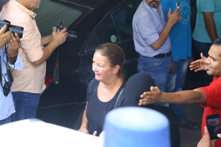 توافد نجوم الفن على جنازة فاروق الفيشاوي بمسجد مصطفي محمود توافد نجوم الفن على جنازة فاروق الفيشاوي بمسجد مصطفي محمود