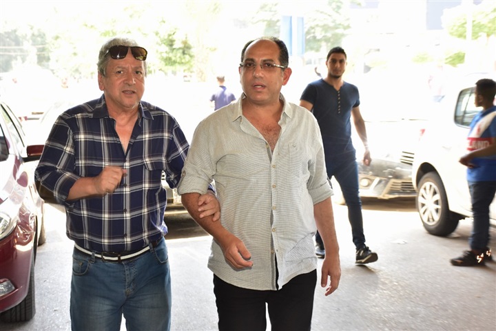 توافد نجوم الفن على جنازة فاروق الفيشاوي بمسجد مصطفي محمود توافد نجوم الفن على جنازة فاروق الفيشاوي بمسجد مصطفي محمود