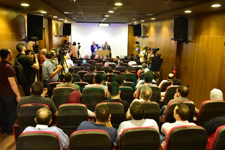 بالصور.. ندوة خالد الصاوى بعنوان "نجم و ندوه" فى قصر السينما بالصور.. ندوة خالد الصاوى بعنوان "نجم و ندوه" فى قصر السينما