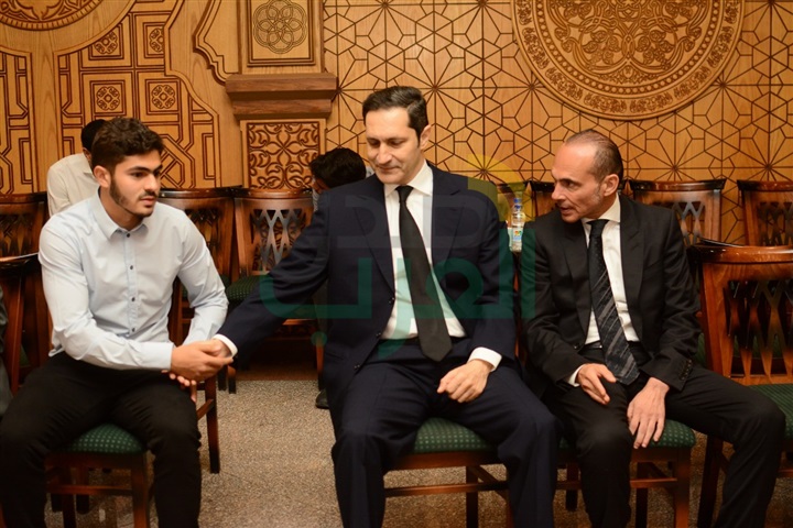 بالصور.. علاء مبارك وليلي علوي ومنى الشاذلي في ختام عزاء حرم الاستاذ ابراهيم سعدة بالصور.. علاء مبارك وليلي علوي ومنى الشاذلي في ختام عزاء حرم الاستاذ ابراهيم سعدة