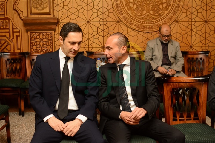 بالصور.. علاء مبارك وليلي علوي ومنى الشاذلي في ختام عزاء حرم الاستاذ ابراهيم سعدة بالصور.. علاء مبارك وليلي علوي ومنى الشاذلي في ختام عزاء حرم الاستاذ ابراهيم سعدة