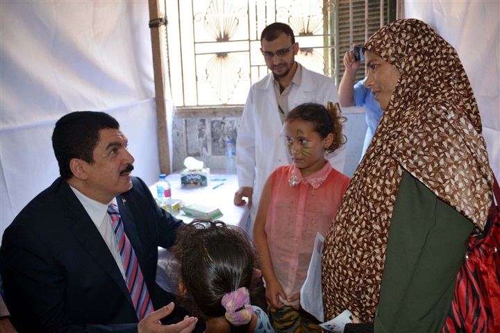 محافظ القليوبية يدشن قافلة طبية للكشف الشامل على الأطفال بكفر الأربعين