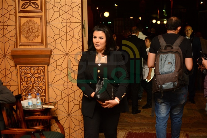 بالصور.. علاء مبارك وليلي علوي ومنى الشاذلي في ختام عزاء حرم الاستاذ ابراهيم سعدة بالصور.. علاء مبارك وليلي علوي ومنى الشاذلي في ختام عزاء حرم الاستاذ ابراهيم سعدة