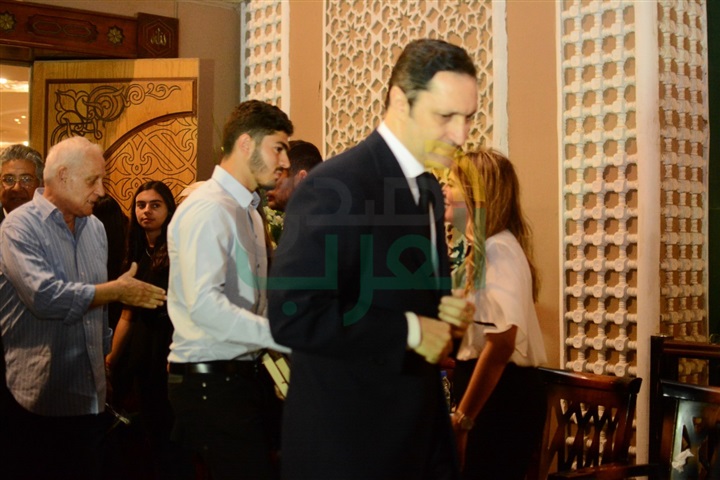 بالصور.. علاء مبارك وليلي علوي ومنى الشاذلي في ختام عزاء حرم الاستاذ ابراهيم سعدة بالصور.. علاء مبارك وليلي علوي ومنى الشاذلي في ختام عزاء حرم الاستاذ ابراهيم سعدة