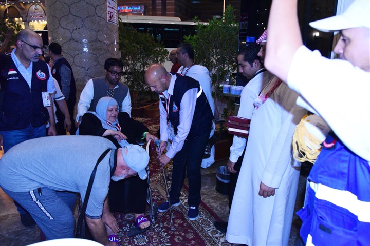 الصحة: "البعثة الطبية للحج" تقدم خدماتها الوقائية والعلاجية لأول فوج من حجاج "التضامن" يصل مكة