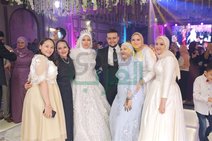 بالصور .. نجوم الفن والأغنية والمشاهير يحتفلون بزفاف هاجر و محمود بالصور .. نجوم الفن والأغنية والمشاهير يحتفلون بزفاف هاجر و محمود