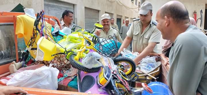 محافظ البحيرة: رفع 150 طن قمامة و55 إشغال بمركزى الرحمانية وإيتاى البارود