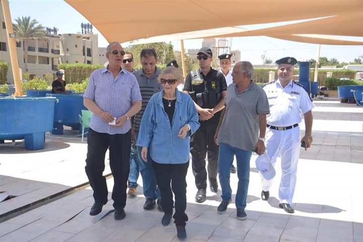 محافظ البحر الأحمر ومستشارا رئيس الجمهورية فى زيارة لمتحف عجائب البحر الأحمر