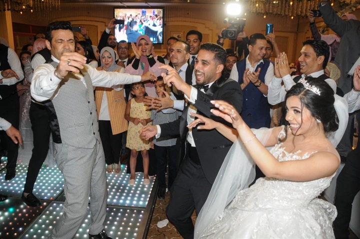 بالصور.. سعد الصغير يشعل حفل زفاف ابنة نائب رئيس تحرير جريده الجمهوريه بالصور.. سعد الصغير يشعل حفل زفاف ابنة نائب رئيس تحرير جريده الجمهوريه