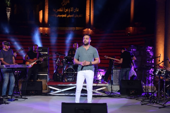 بالصور.. تامر عاشور يختتم مهرجان الأوبرا بالرومانى والجمهور نجم الحفل بالصور.. تامر عاشور يختتم مهرجان الأوبرا بالرومانى والجمهور نجم الحفل