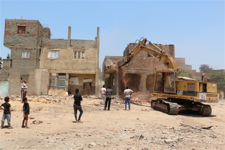محافظ القاهرة: البدء في إستكمال أعمال إزالة بمنطقة أكشاك أبو السعود والمدابغ 