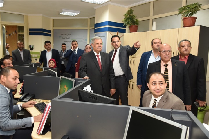 بالصور.. رئيس القابضة للمياه يفتتح المقر الإداري الجديدة للتوعية وخدمة العملاء