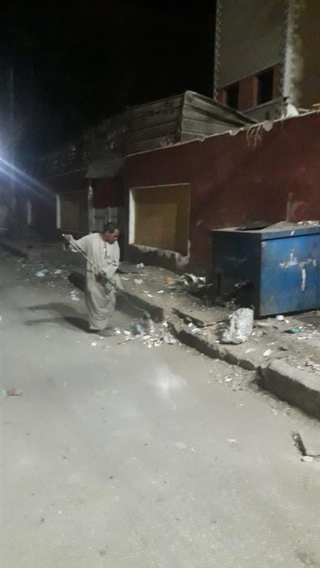 محافظ سوهاج يوجه بإزالة الاشغالات ورفع مستوى النظافة بشوارع المحافظة واصلاح الانارة أعلى "الكوبري الجديد"  