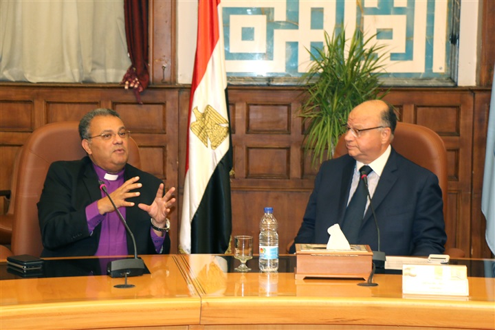 محافظ القاهرة يستقبل وفد الطائفة الانجيلية للتهنئة بحلول عيد الأضحى المبارك