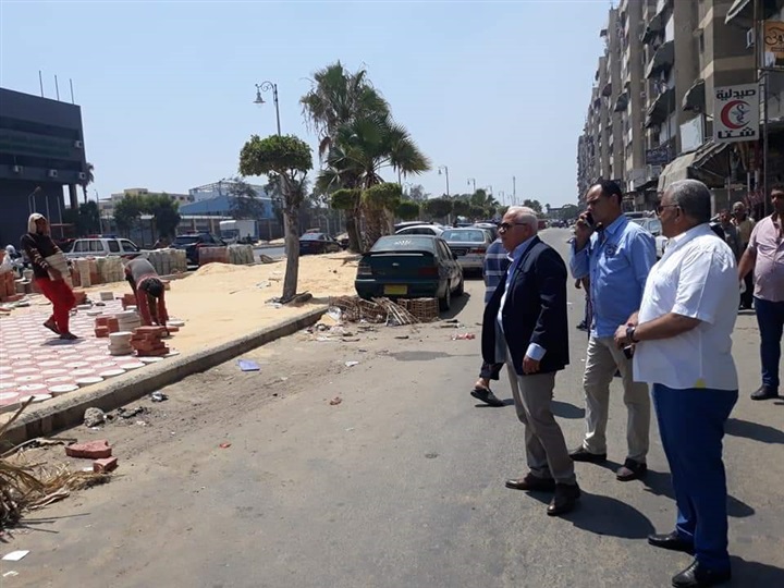 محافظ بورسعيد يشيد بتطوير القطاع الجنوبى لشارع محمد على ويطلب سرعة الانتهاء من الأعمال الأخيرة