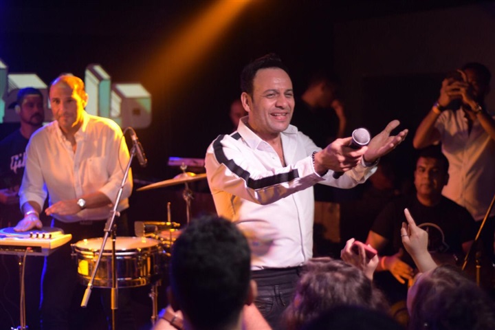 بالصور.. مصطفى قمر يتألق فى "cairo Jazz" ويحتفل مع جمهوره بألبومه الجديد "ضحكت ليا" بالصور.. مصطفى قمر يتألق فى "cairo Jazz" ويحتفل مع جمهوره بألبومه الجديد "ضحكت ليا"