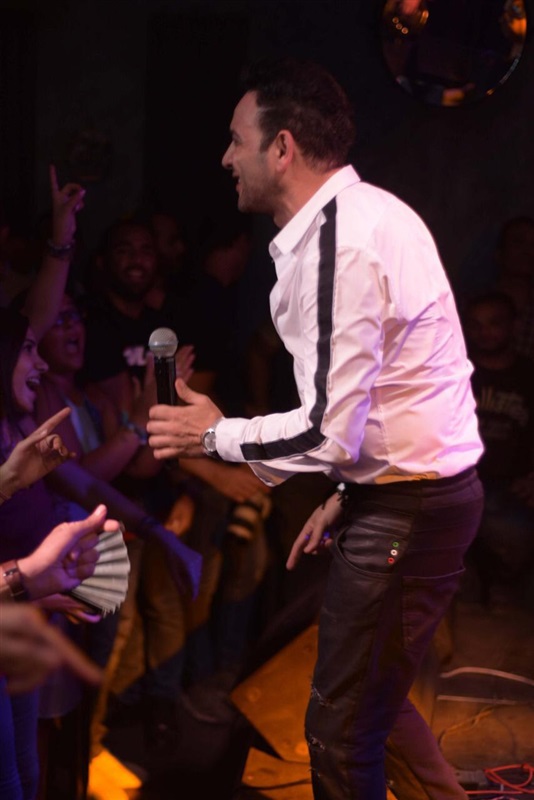 بالصور.. مصطفى قمر يتألق فى "cairo Jazz" ويحتفل مع جمهوره بألبومه الجديد "ضحكت ليا" بالصور.. مصطفى قمر يتألق فى "cairo Jazz" ويحتفل مع جمهوره بألبومه الجديد "ضحكت ليا"