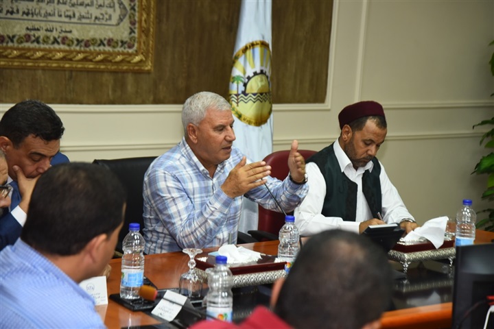 الغرابلى يلتقى عدد من شباب مطروح ويؤكد على أهمية دورهم فى التنمية