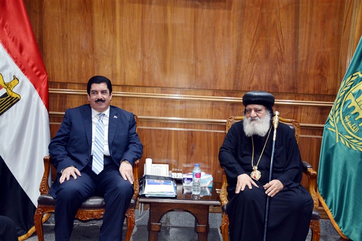 محافظ القليوبية يستقبل وفد من الكنيسة الإنجيلية والأرثوذكسية للتهنئة بعيد الأضحى 