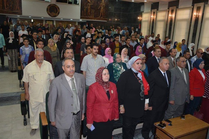 محافظ الغربية يكرم أوائل الثانوية العامة والفنية والتربية الخاصة وسط فرحة عارمة من الطلاب
