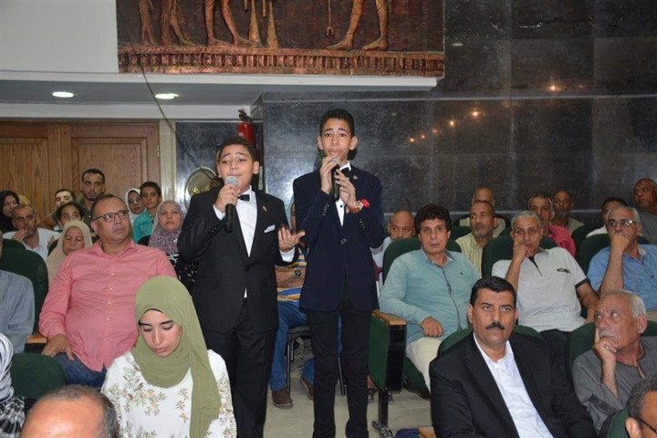 محافظ الغربية يكرم أوائل الثانوية العامة والفنية والتربية الخاصة وسط فرحة عارمة من الطلاب