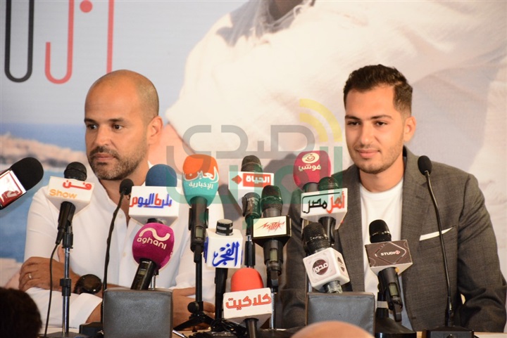 بالصور.. ابو يحتفل بى أغنية عيش يا قلبى مع "جاما " بالصور.. ابو يحتفل بى أغنية عيش يا قلبى مع "جاما "