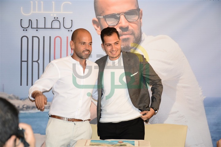بالصور.. ابو يحتفل بى أغنية عيش يا قلبى مع "جاما " بالصور.. ابو يحتفل بى أغنية عيش يا قلبى مع "جاما "