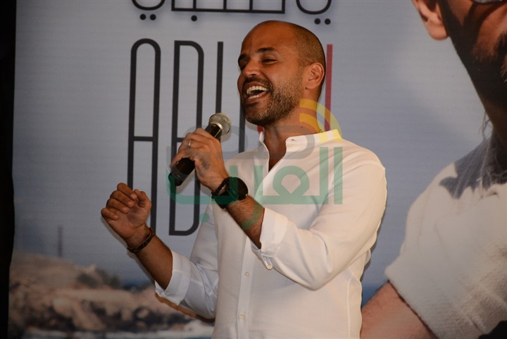 بالصور.. ابو يحتفل بى أغنية عيش يا قلبى مع "جاما " بالصور.. ابو يحتفل بى أغنية عيش يا قلبى مع "جاما "