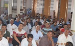 عبد الله وعناني يؤديان صلاة الجمعة من مسجد الشهيد عبد المنعم رياض بالغردقة 
